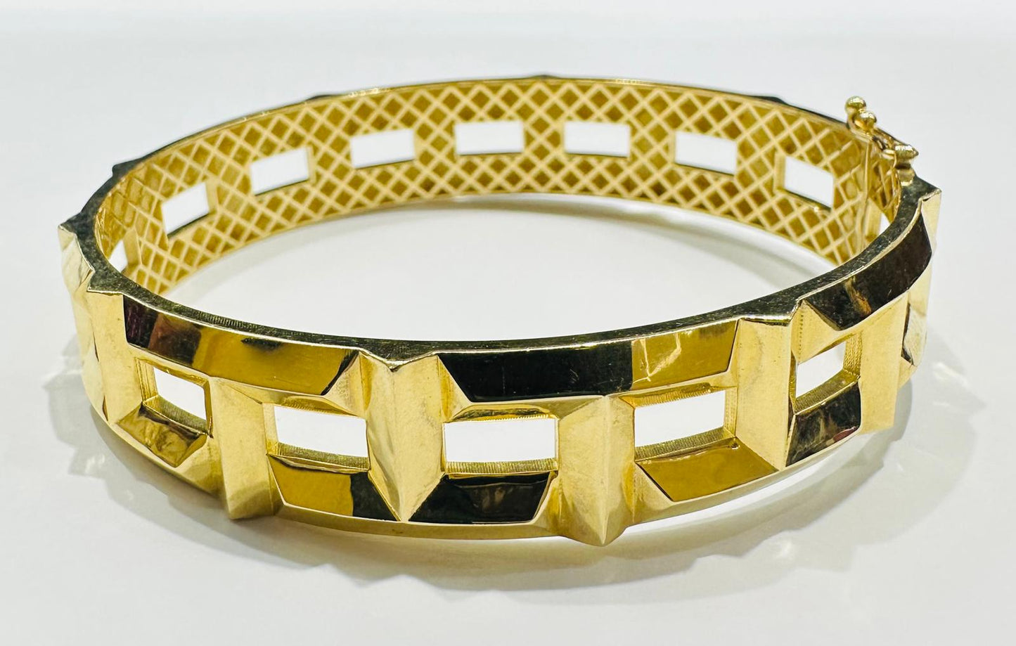 10K GOLD BANGLE BRACELET- WEIGHT:  11.8gm
