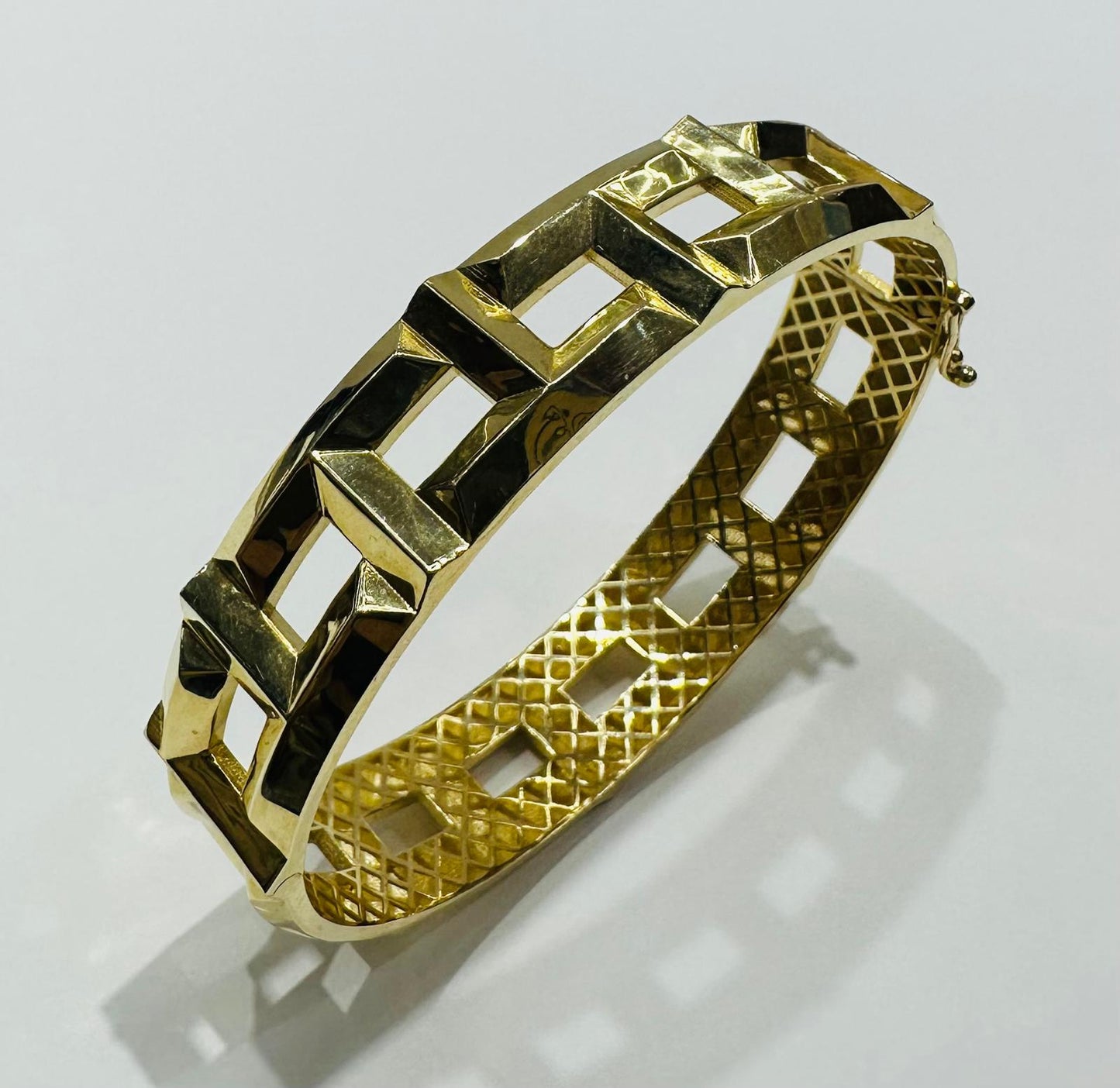 10K GOLD BANGLE BRACELET- WEIGHT:  11.8gm