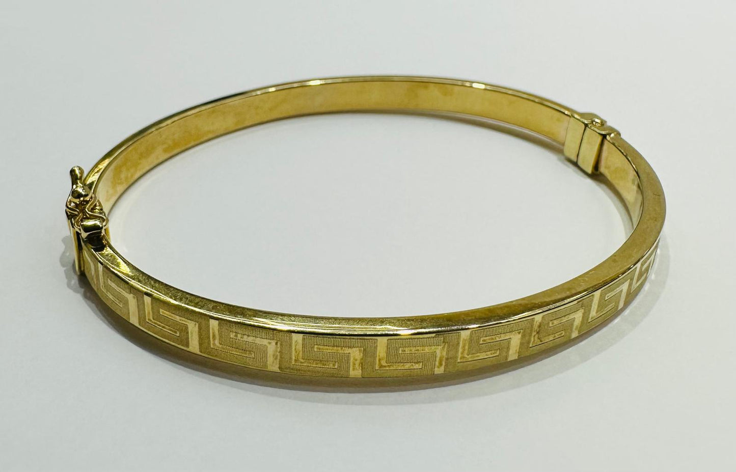 10K GOLD GREEK KEY DESIGN BANGLE BRACELET- WEIGHT:  6.8gm
