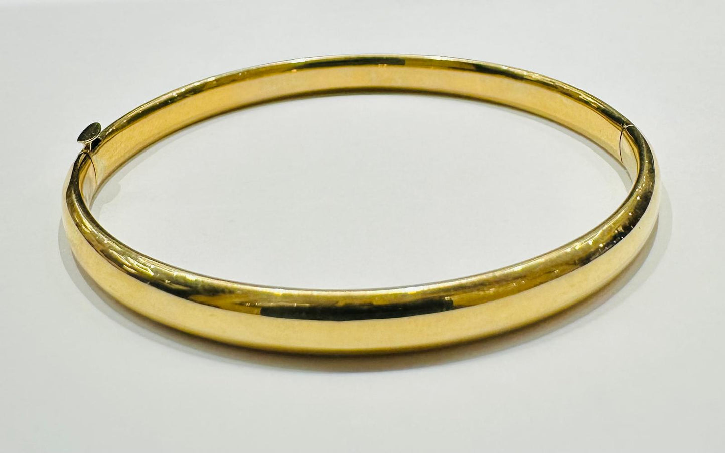 10K GOLD BANGLE BRACELET- WEIGHT:  3.7gm