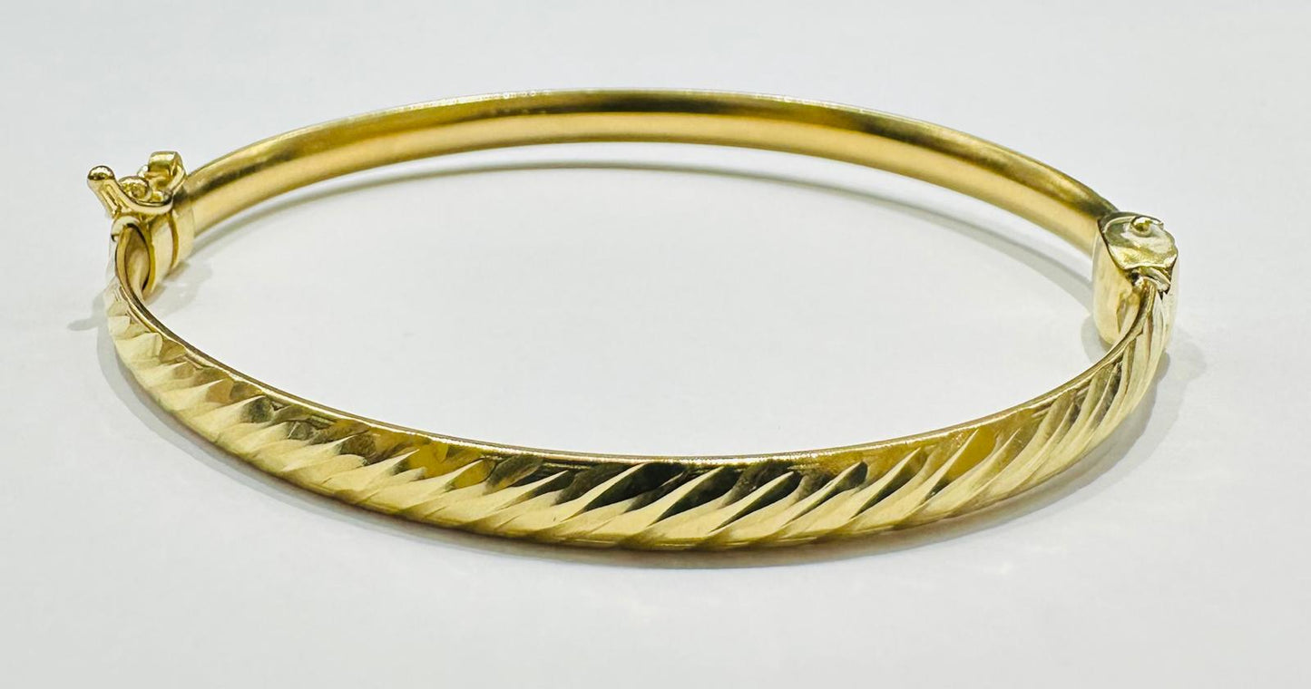 10K GOLD BANGLE BRACELET- WEIGHT:  4.9gm