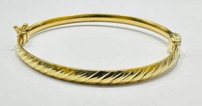 10K GOLD BANGLE BRACELET- WEIGHT:  4.9gm