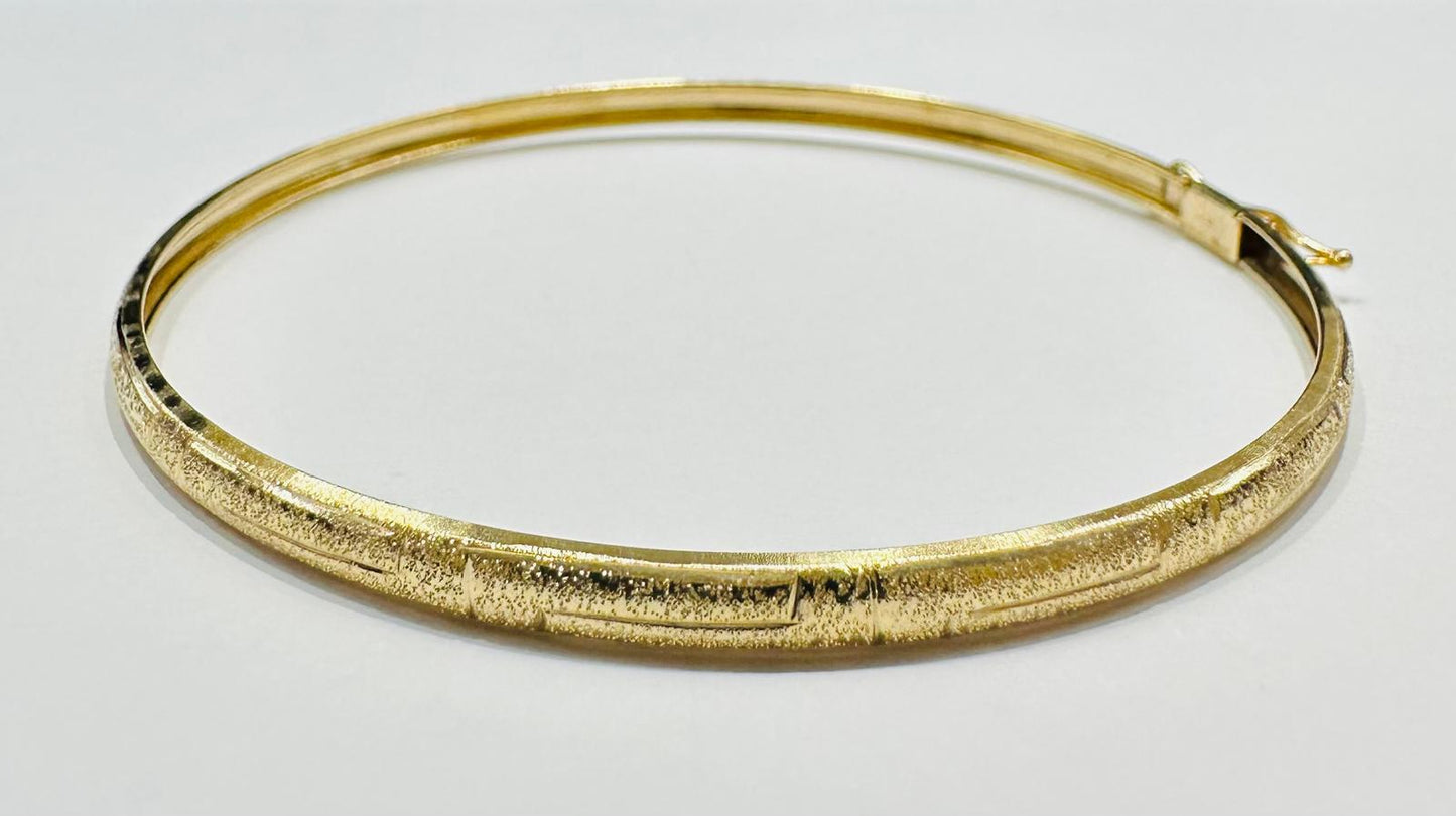 10K GOLD BANGLE BRACELET- WEIGHT:  2.7gm