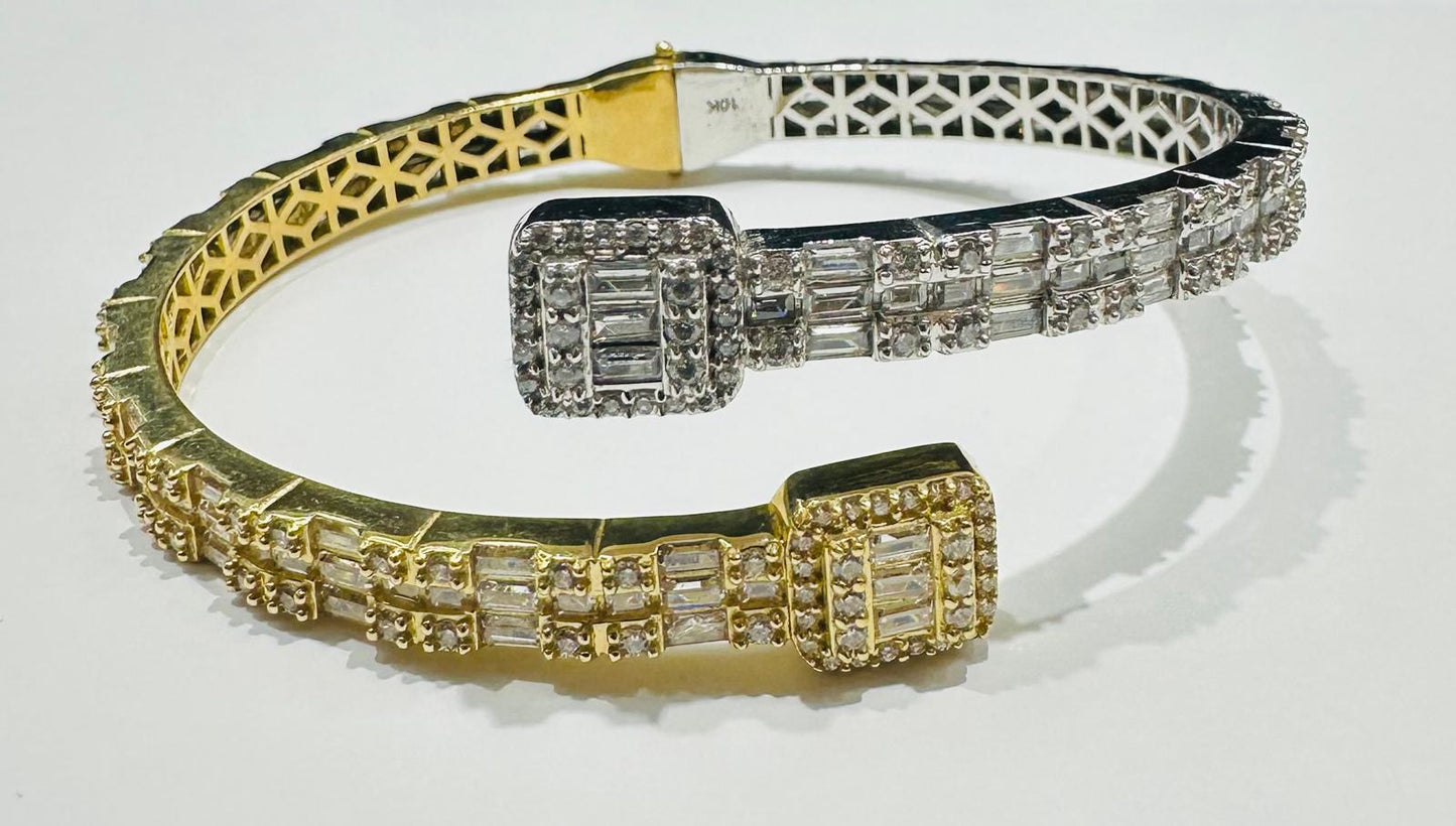 10K GOLD TWO TONED BRACELET WITH CZ STONES- WEIGHT:  20.8gm