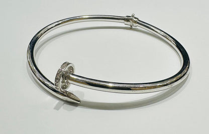 10K WHITE GOLD NAIL BRACELET- WEIGHT:  6.7gm