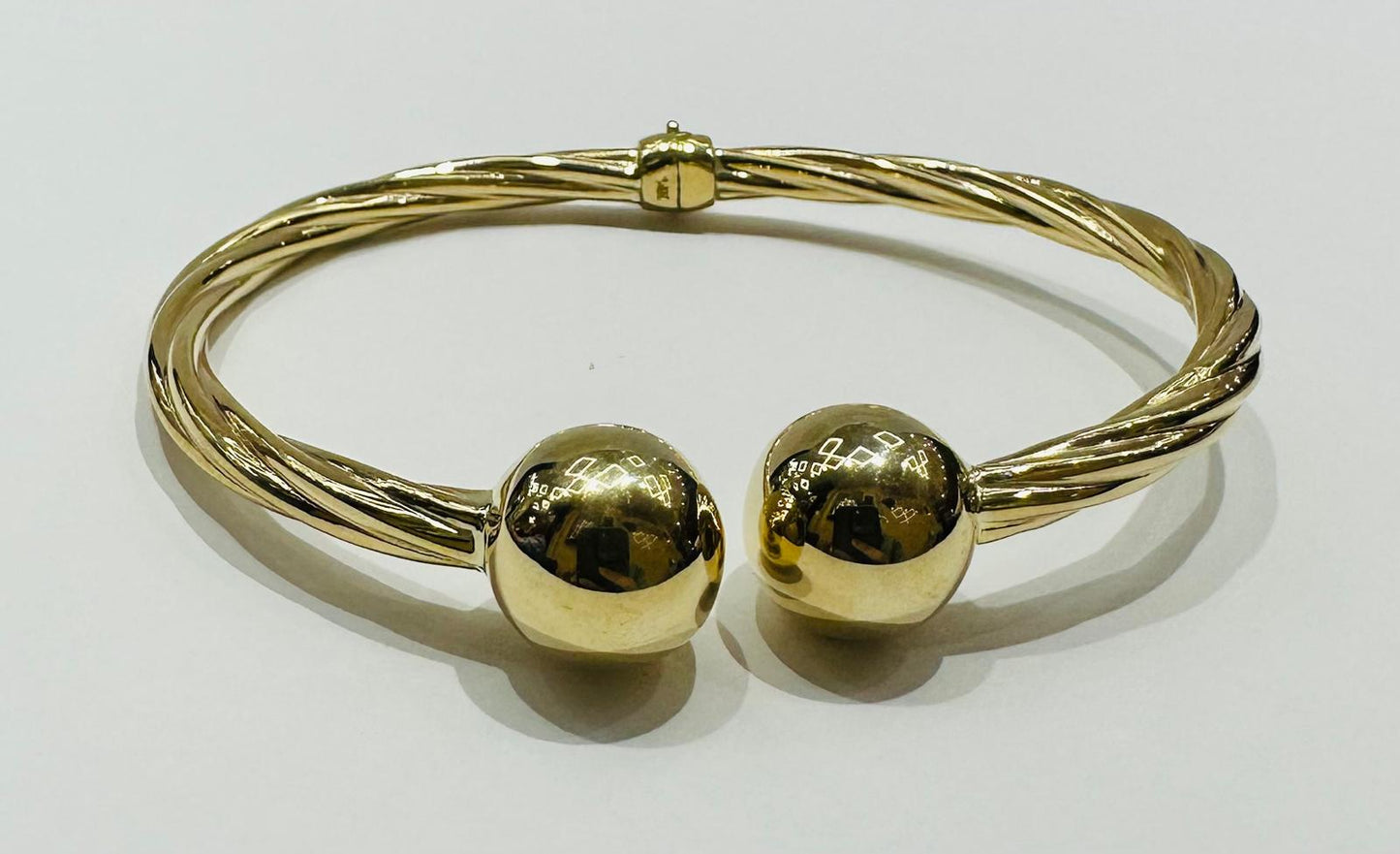 14K GOLD BANGLE BRACELET- WEIGHT:  10gm