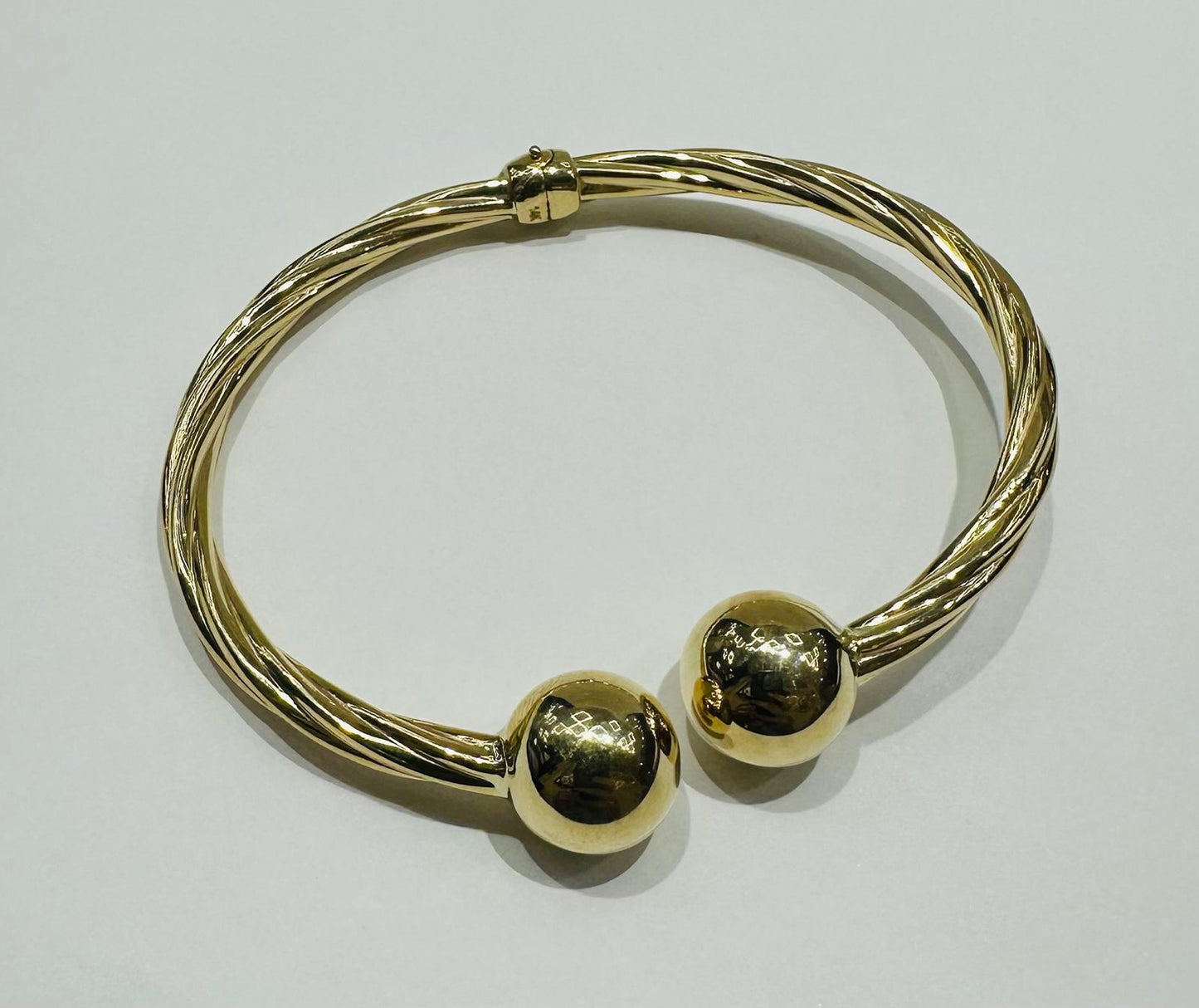 14K GOLD BANGLE BRACELET- WEIGHT:  10gm