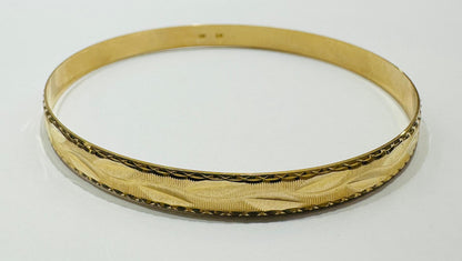 14K GOLD BANGLE BRACELET- WEIGHT:  9.1gm