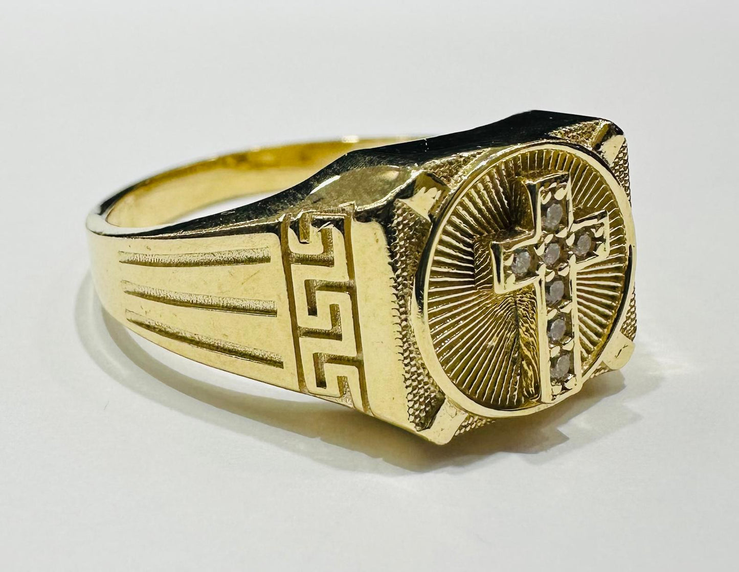 14K GOLD CROSS RING- WEIGHT: 5.6gm
