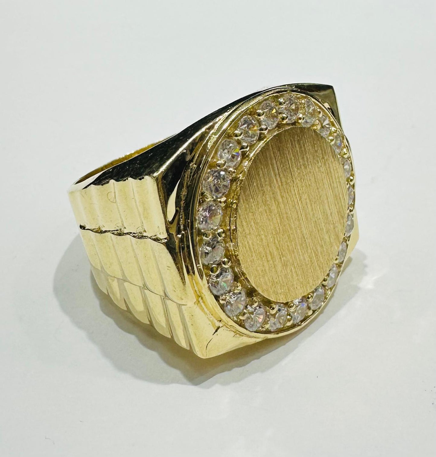 14K GOLD ROUND RING WITH CZ STONES- WEIGHT: 12.9gm