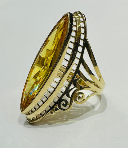 14K GOLD VINTAGE ITALIAN RING - WEIGHT: 5.8gm