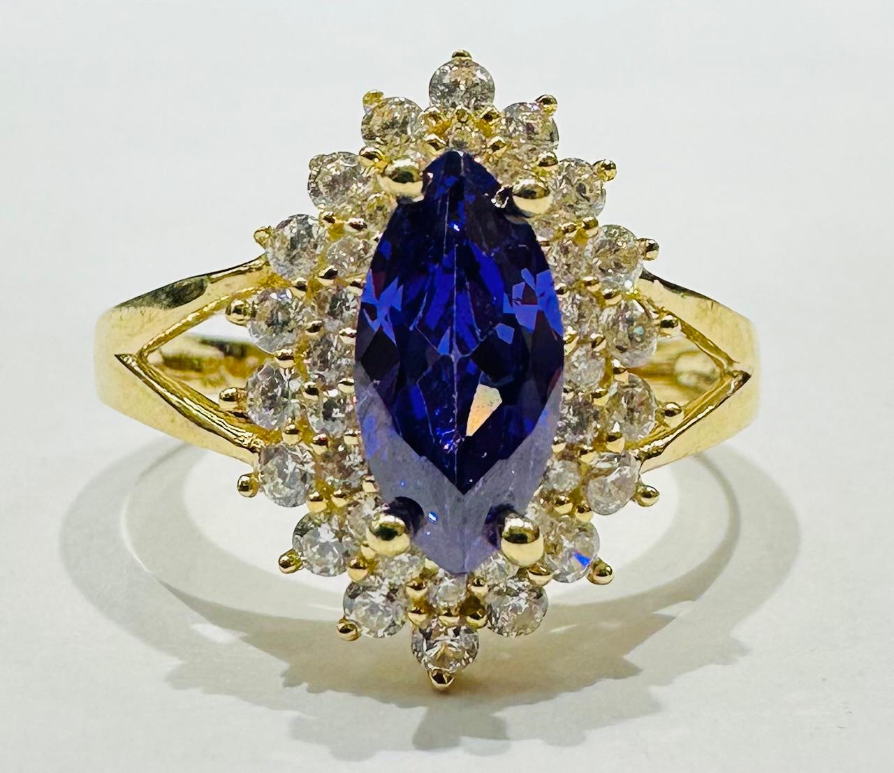 14K GOLD AMETHYST RING - WEIGHT:  3.8gm