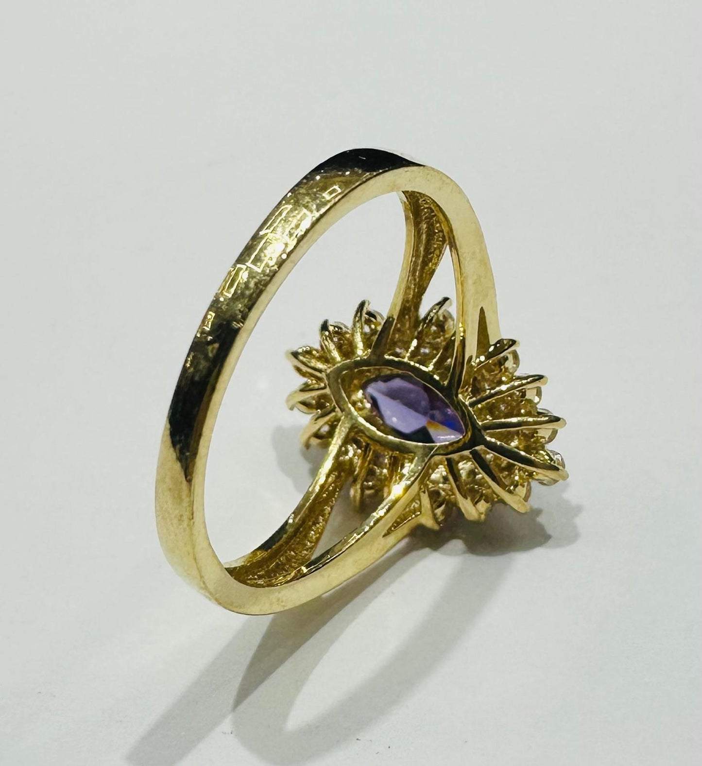 14K GOLD AMETHYST RING - WEIGHT:  3.8gm