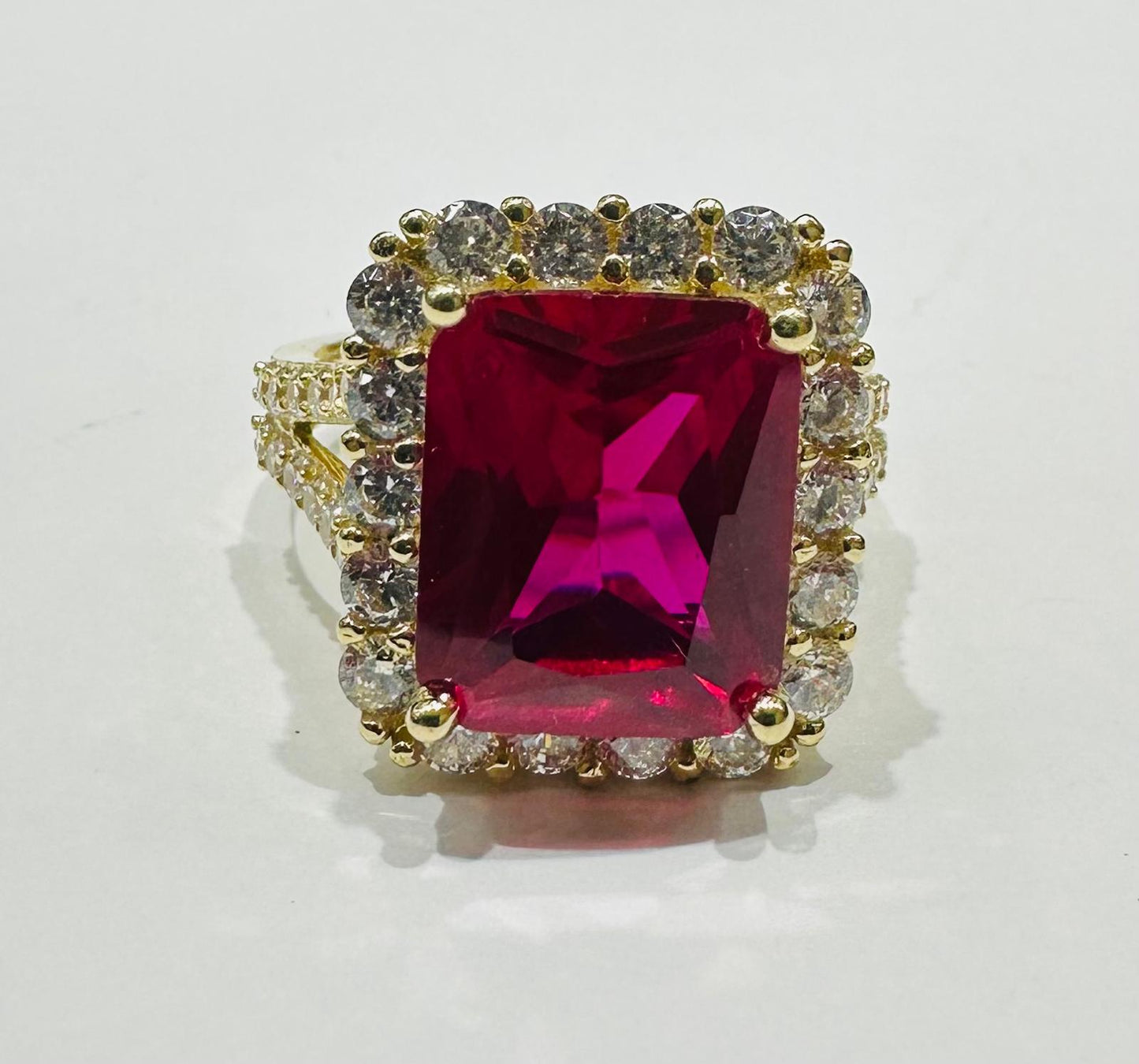 14K GOLD RUBY RING - WEIGHT: 7.4gm