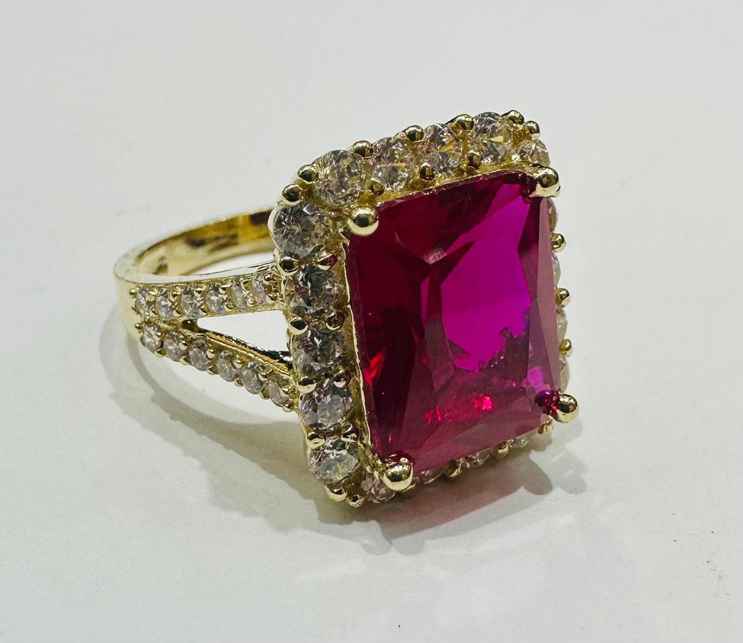 14K GOLD RUBY RING - WEIGHT: 7.4gm