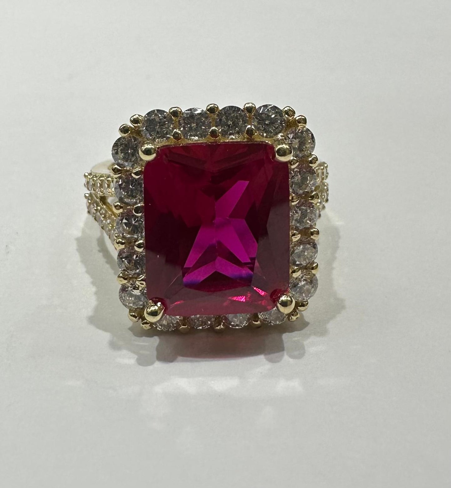 14K GOLD RUBY RING - WEIGHT: 7.4gm