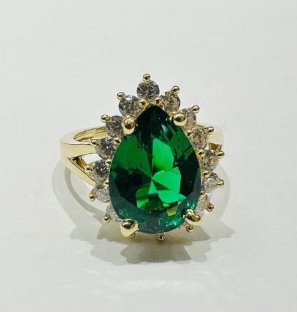 14K GOLD PEAR EMERALD RING - WEIGHT: 6.3gm