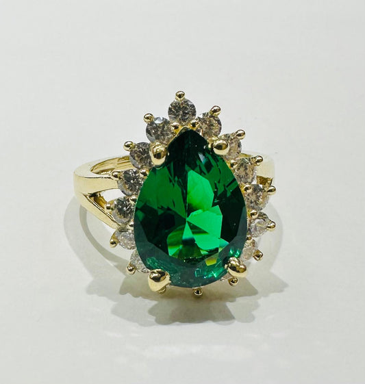 14K GOLD PEAR EMERALD RING - WEIGHT: 6.3gm