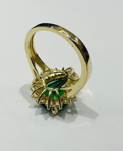 14K GOLD PEAR EMERALD RING - WEIGHT: 6.3gm
