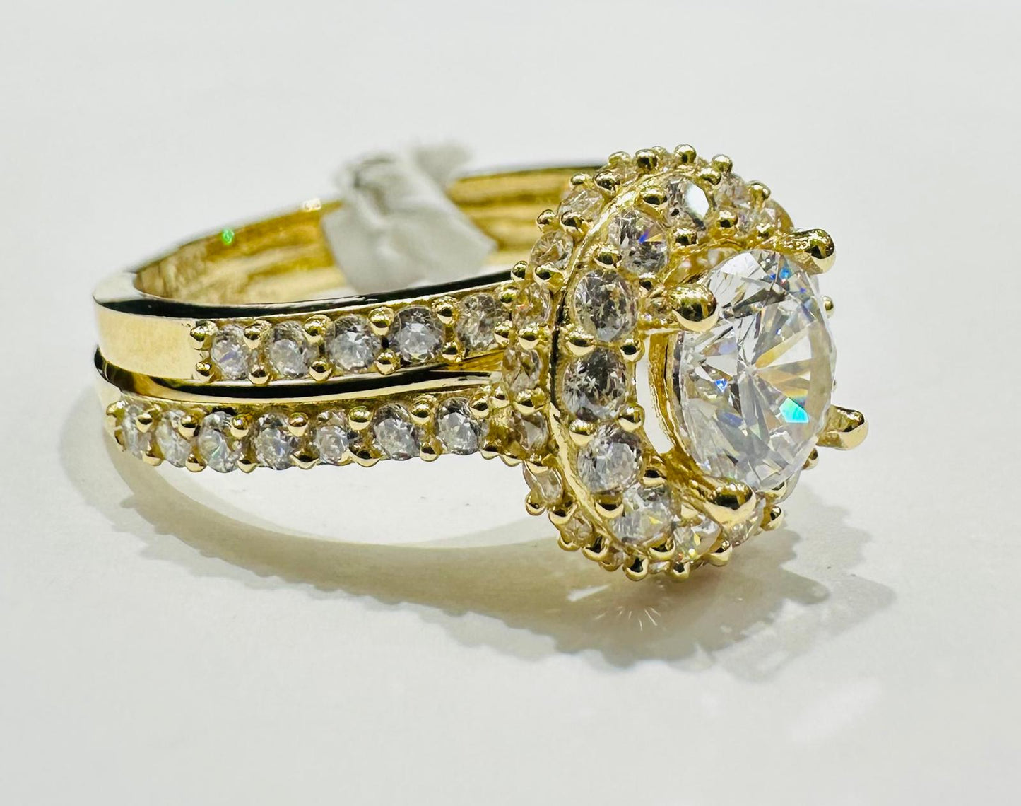 14K GOLD ROUND WHITE SAPPHIRE RING - WEIGHT: 4.9gm