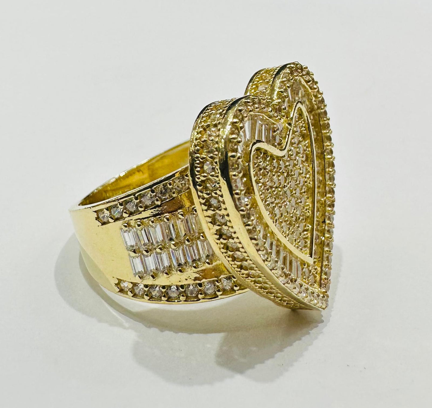 14K GOLD HEART RING - WEIGHT: 8.3gm