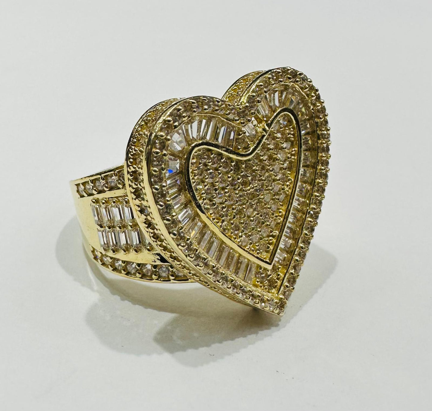 14K GOLD HEART RING - WEIGHT: 8.3gm