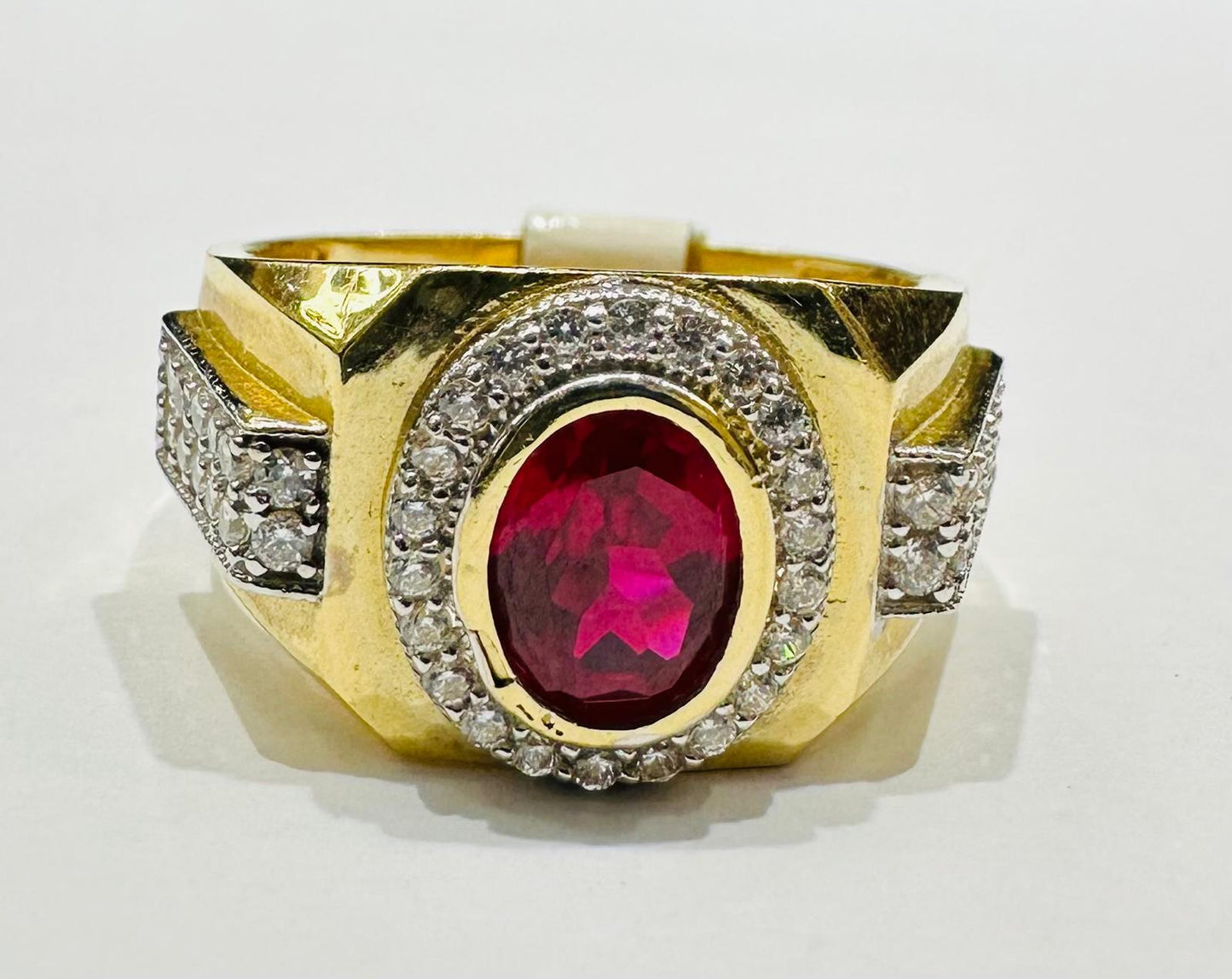 14K GOLD RUBY RING WITH CZ STONES - WEIGHT: 7.0gm