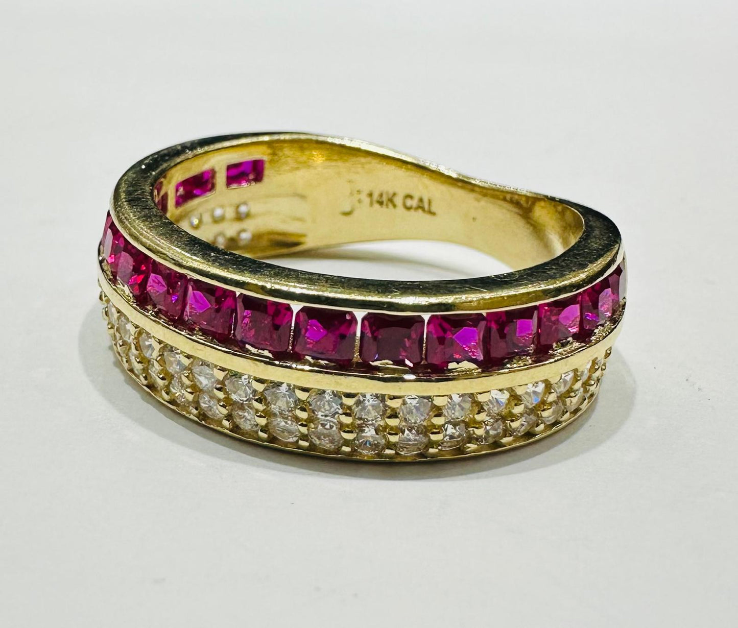 14K GOLD RUBY RING WITH CZ STONES - WEIGHT: 7.9gm