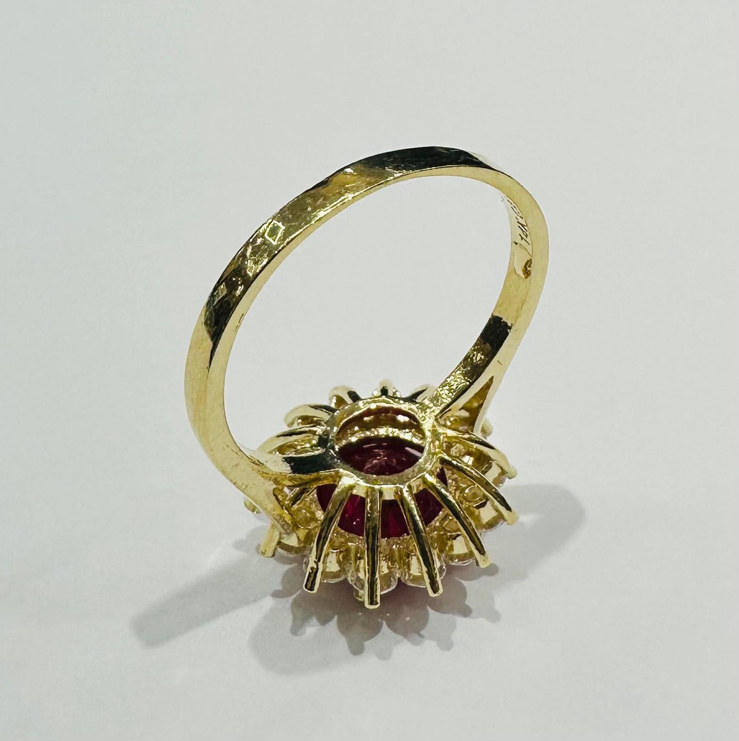 14K GOLD RUBY RING WITH CZ STONES - WEIGHT: 4.0gm