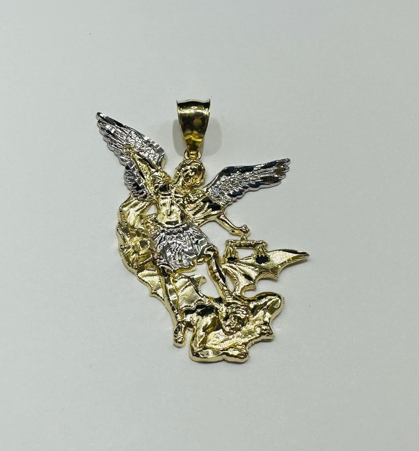 10K GOLD TWO TONED SAINT MICHAEL PENDANT- WEIGHT: 5.9gm