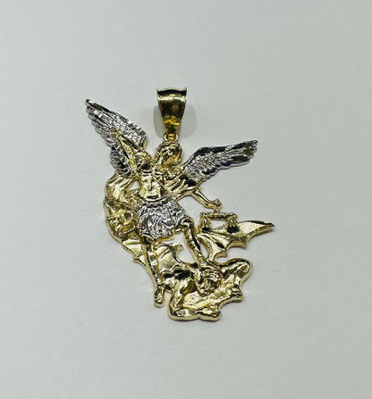 10K GOLD TWO TONED SAINT MICHAEL PENDANT- WEIGHT: 5.9gm
