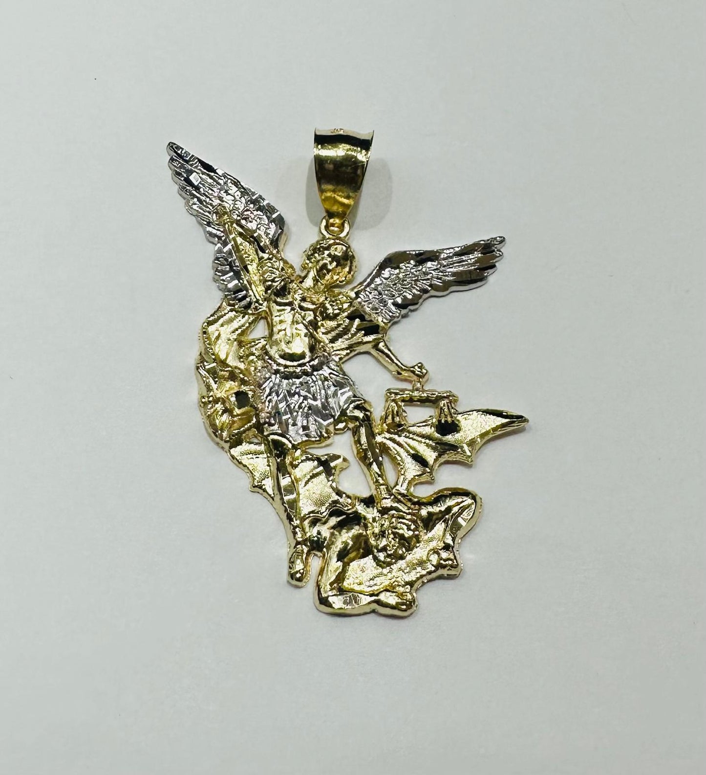 10K GOLD TWO TONED SAINT MICHAEL PENDANT- WEIGHT: 5.9gm