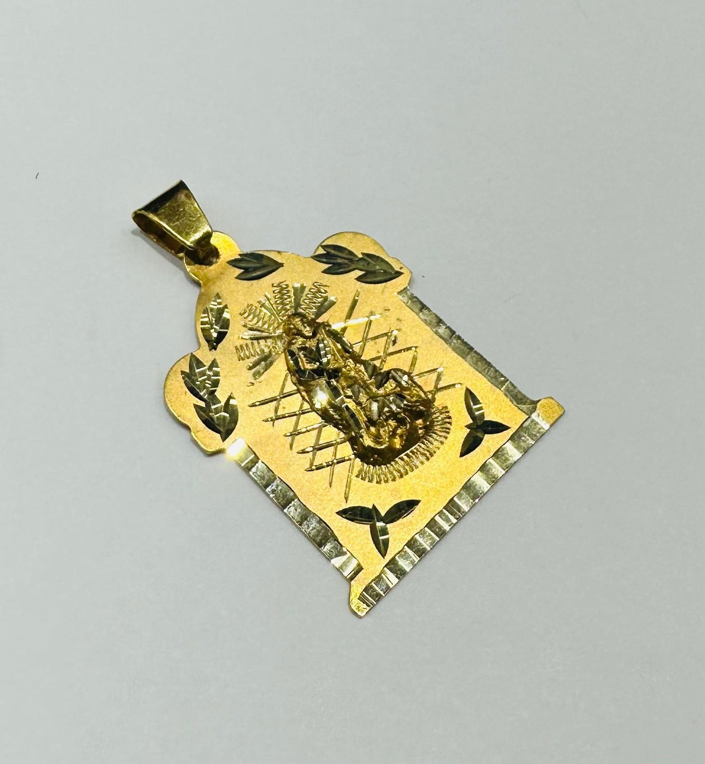 10K GOLD TWO TONED SAINT LAZARUS PENDANT- WEIGHT: 3.8gm