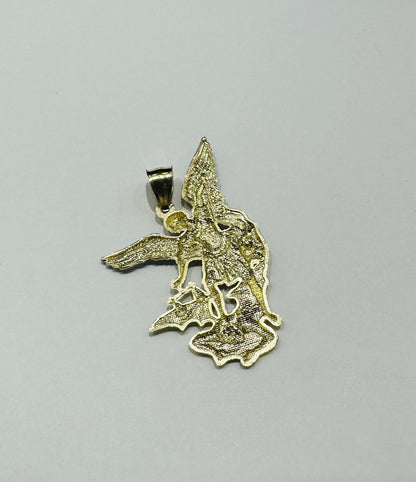 10K GOLD TWO TONED SAINT MICHAEL PENDANT- WEIGHT: 2.7gm