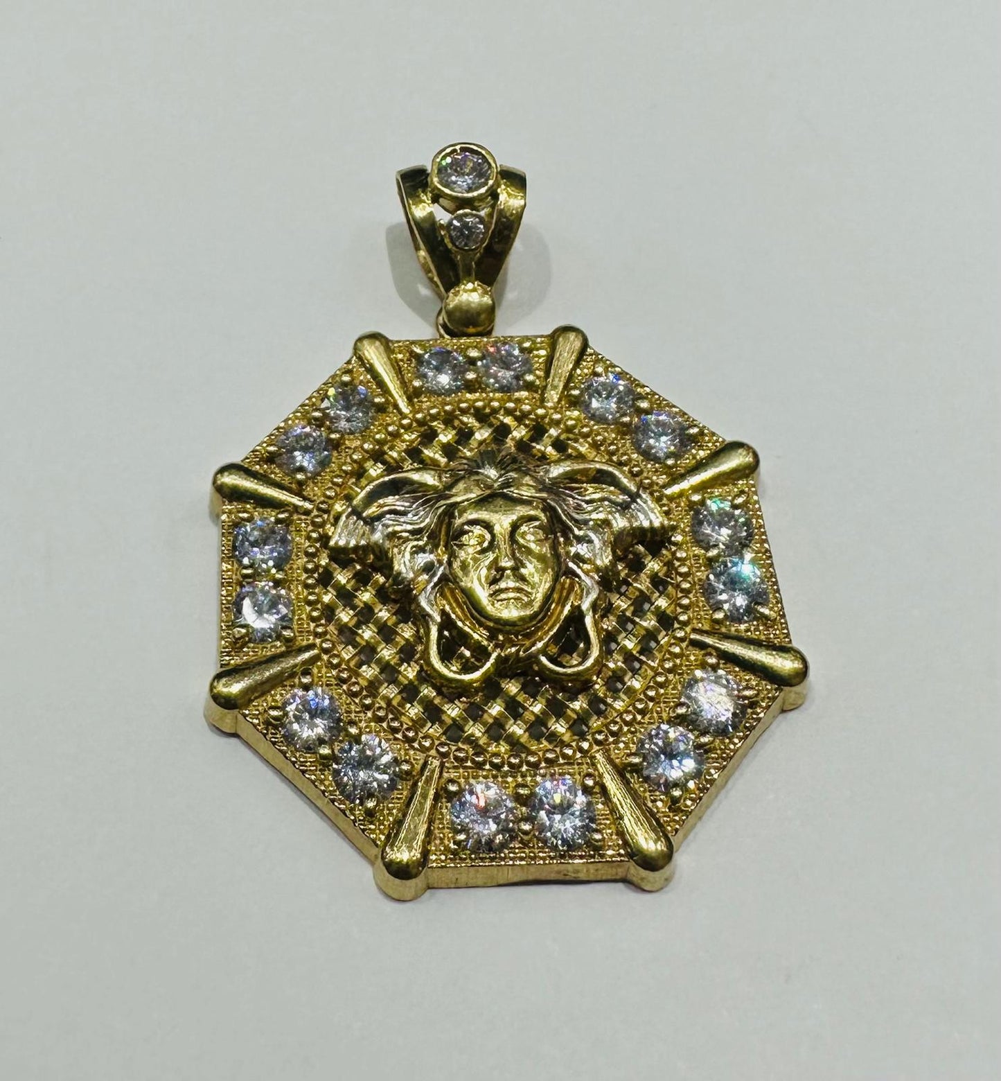 10K GOLD MEDUSA HEAD PENDANT WITH CZ STONE - WEIGHT: 9.7gm