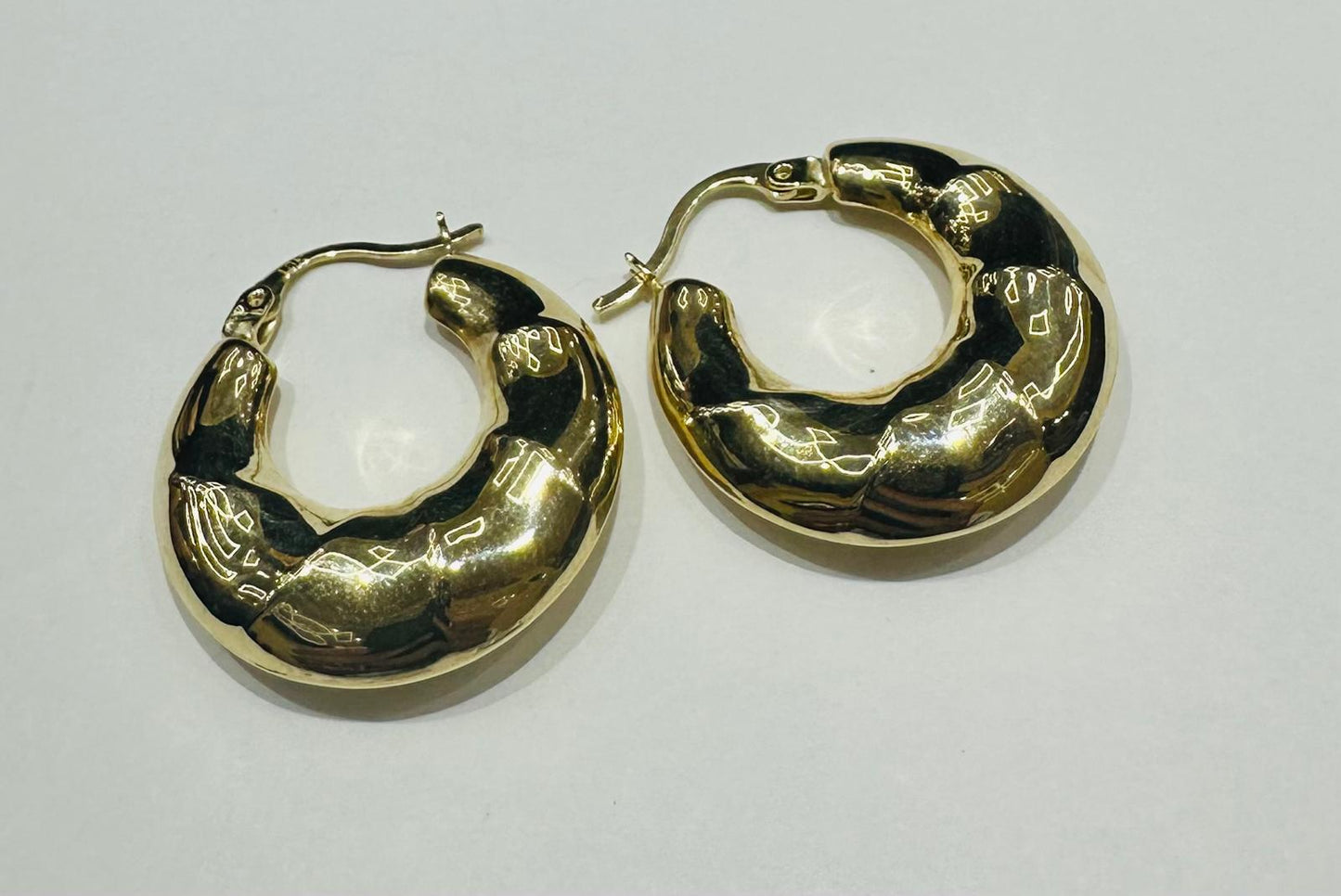 10K GOLD HOOP EARRINGS - WEIGHT: 3.4gm
