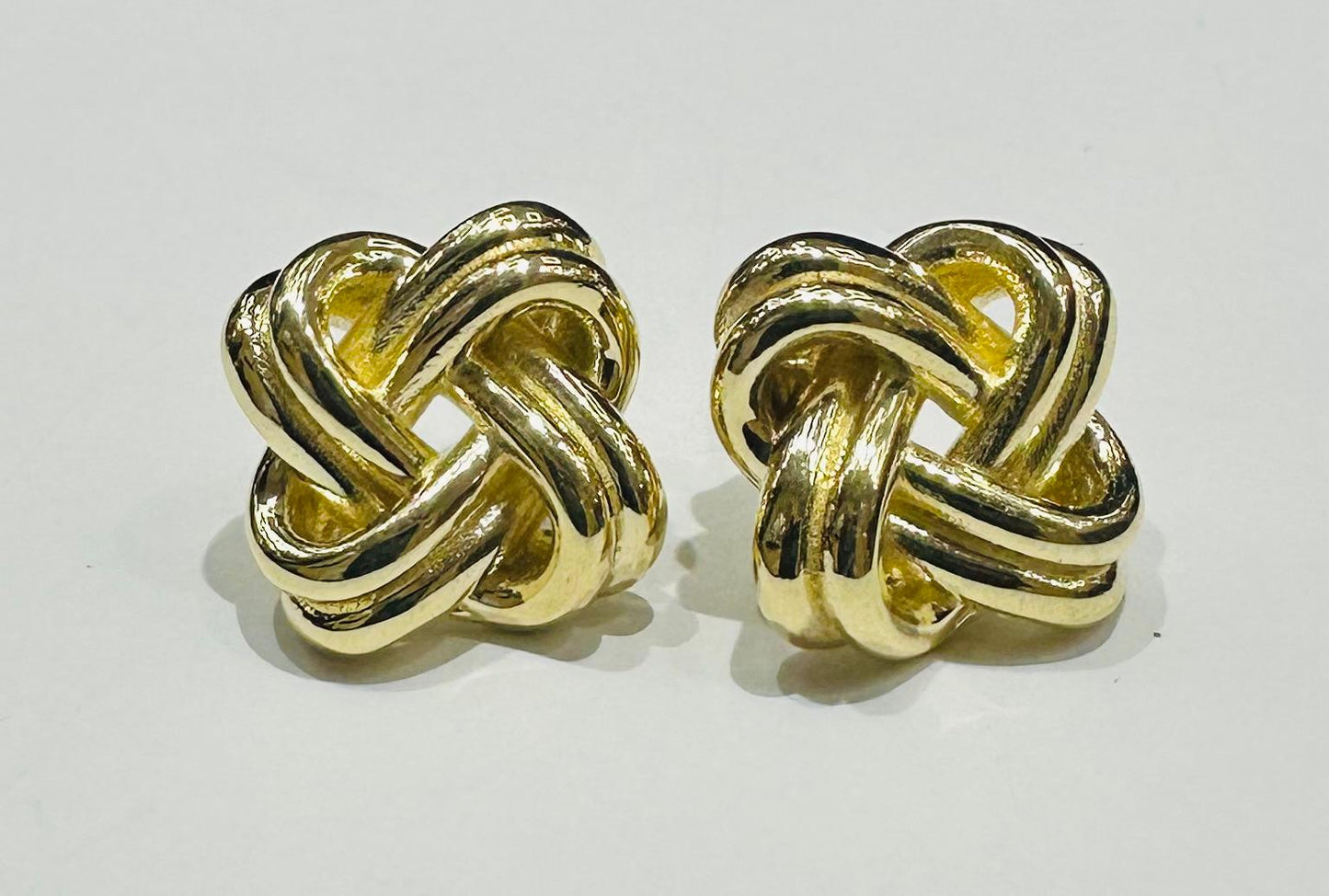 10K GOLD LOVE KNOT EARRINGS - WEIGHT: 3.7gm
