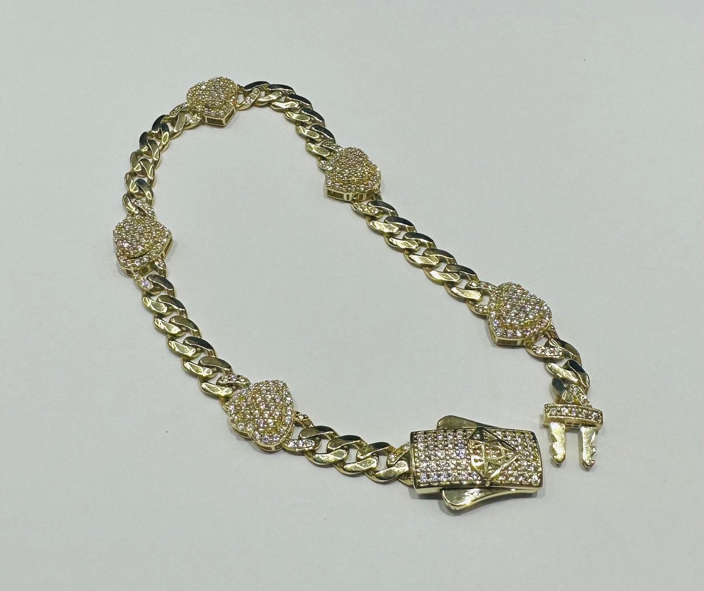 10K GOLD HEART CUBAN LINK CHAIN BRACELET - WEIGHT: 7.5gm