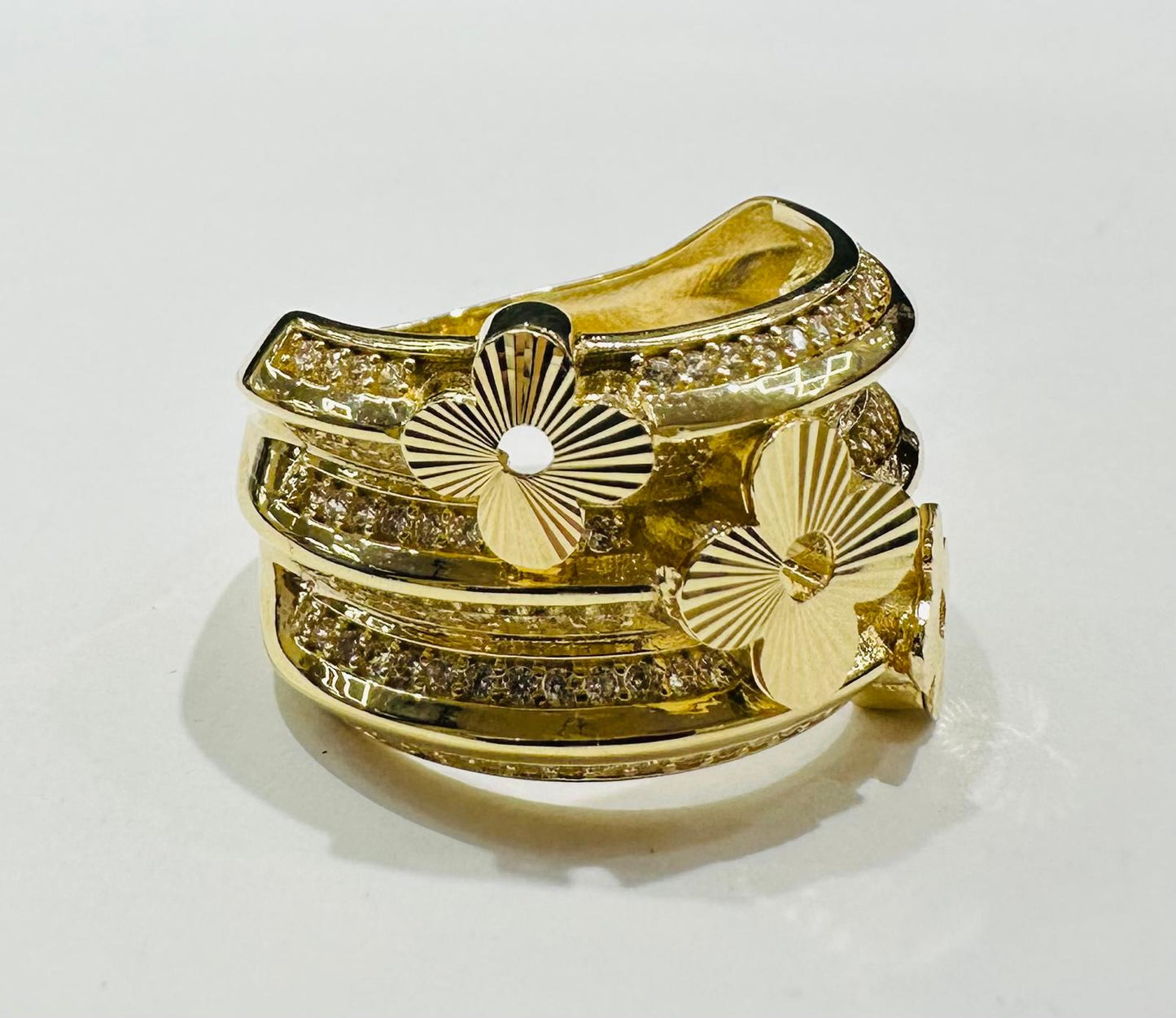 14K GOLD FLOWER RING WITH CZ STONES- WEIGHT: 7.6gm