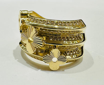 14K GOLD FLOWER RING WITH CZ STONES- WEIGHT: 7.6gm