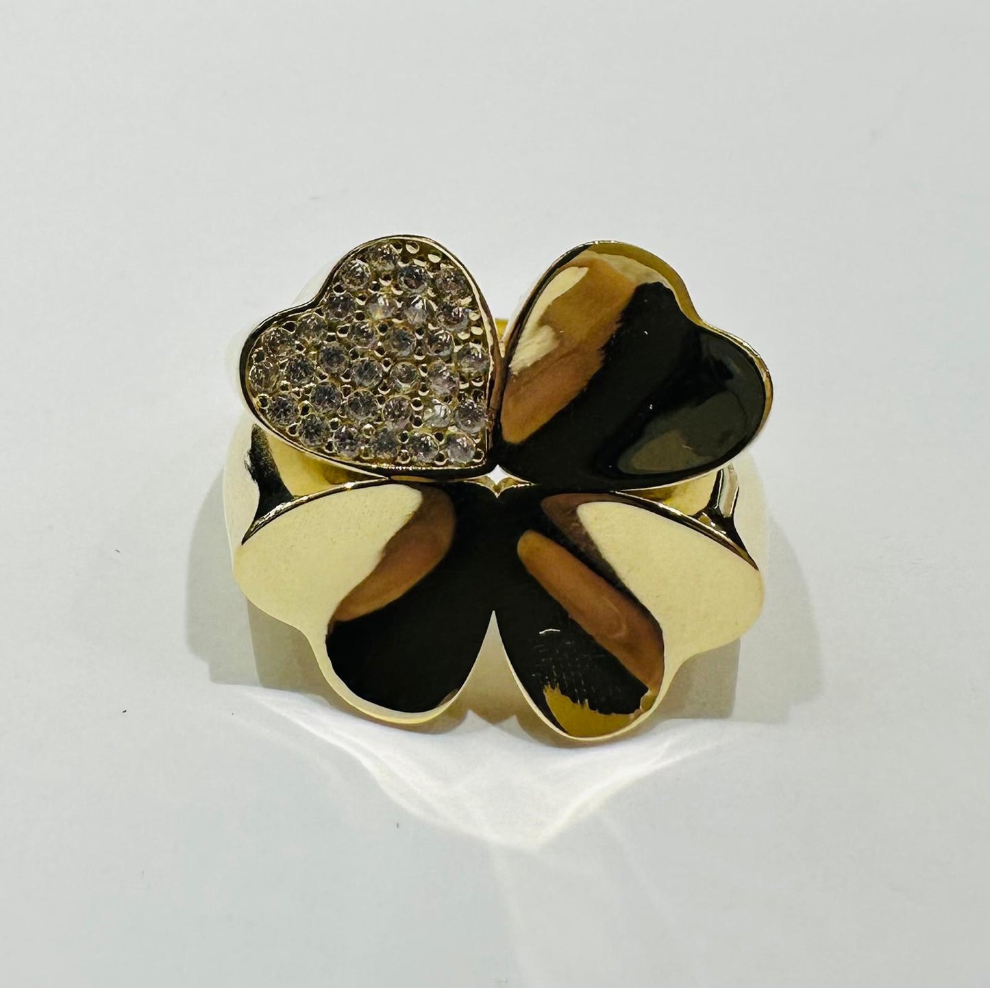 14K GOLD FLOWER RING WITH CZ STONES- WEIGHT: 3.0gm