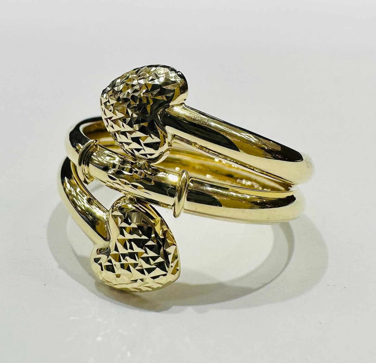 14K GOLD HEART RING- WEIGHT: 1.7gm