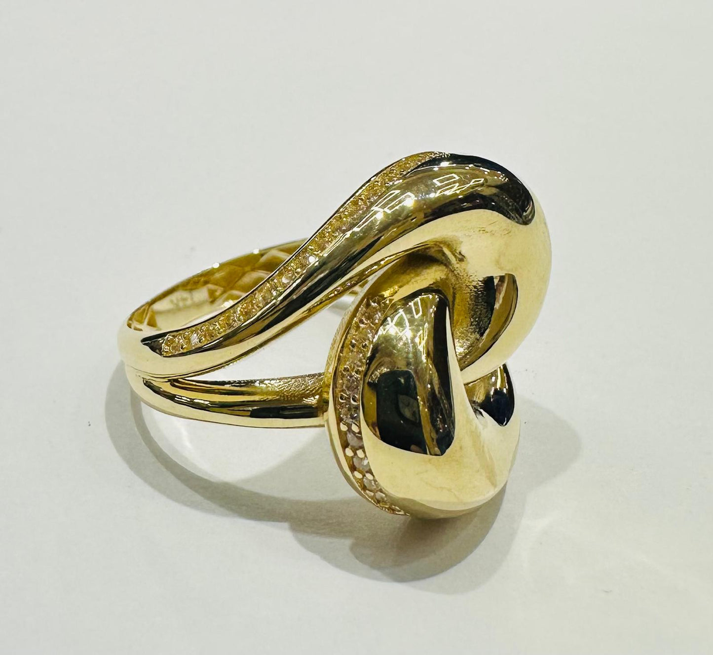 14K GOLD RING- WEIGHT: 4.3gm