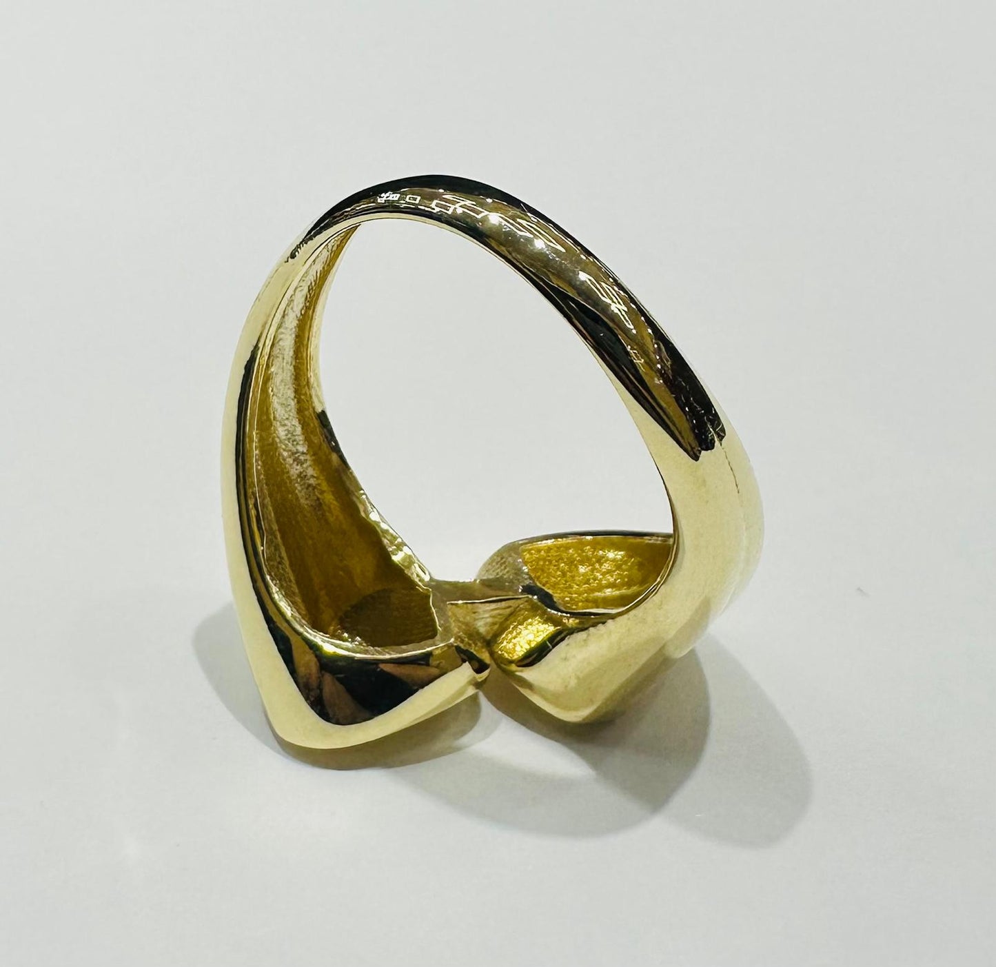 10K GOLD HEART RING- WEIGHT: 2.4gm