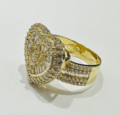10K GOLD HEART WHITE SAPPHIRE RING- WEIGHT: 7.2gm