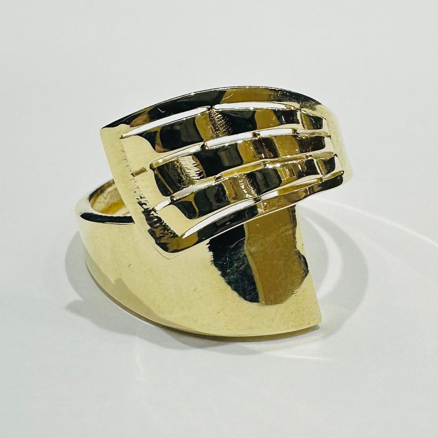 10K GOLD RING- WEIGHT: 2.0gm