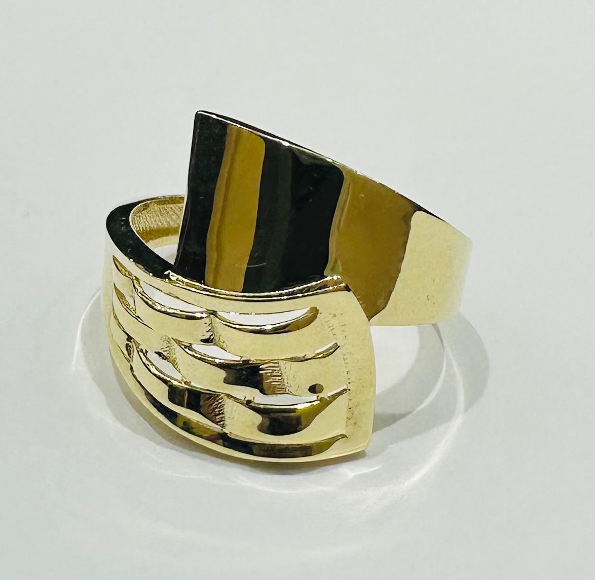 10K GOLD RING- WEIGHT: 2.0gm