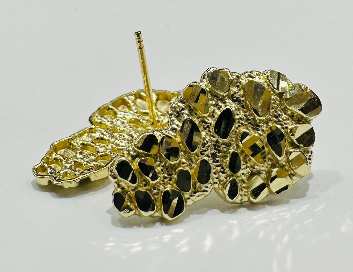 10K GOLD NUGGET EARRING- 1.8gm