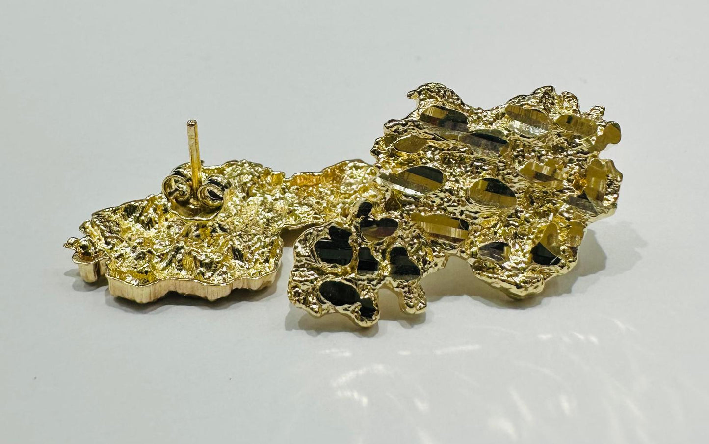 10K GOLD NUGGET EARRING- 3.8gm