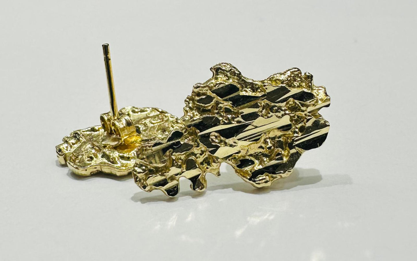 10K GOLD NUGGET EARRING- 2.3gm